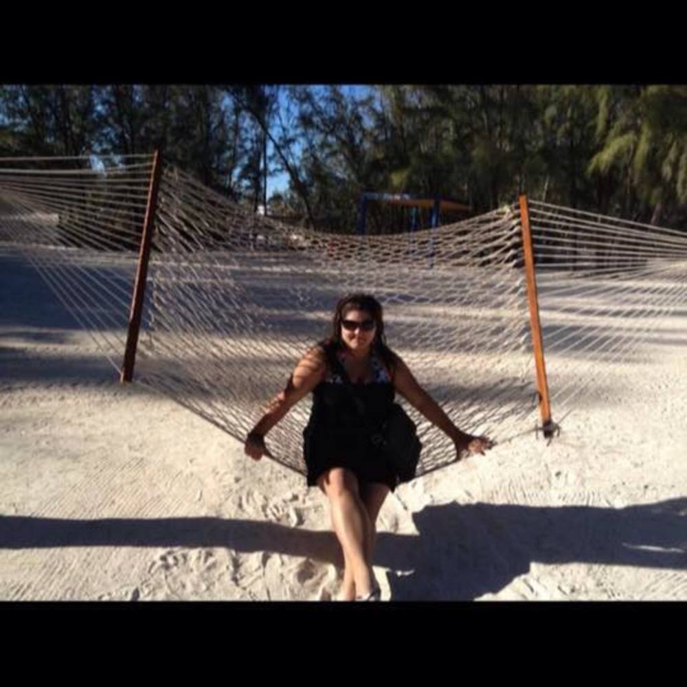Meet your Posher, Isaura
